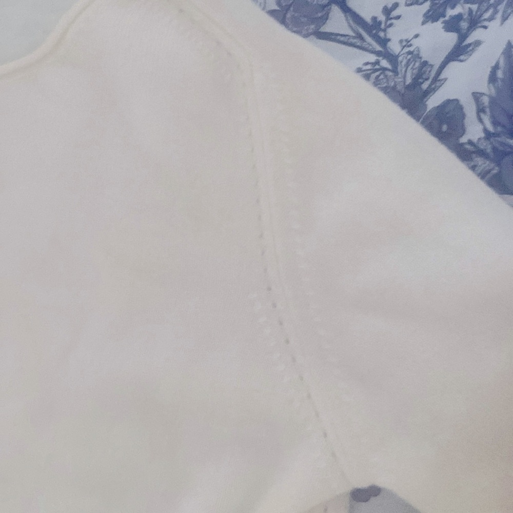 Neiman Marcus Ivory 100% Cashmere Sweater - Picture 4 of 5